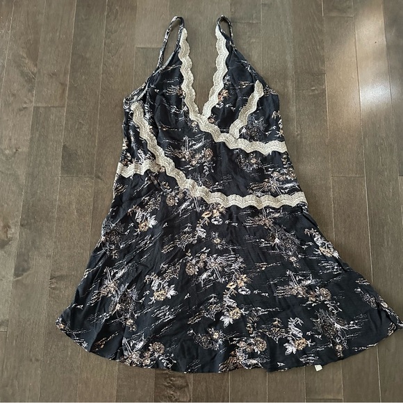 NWT Free People Intimately Slip My Mind Trapeze Dress Festival Romantic Size M - Picture 2 of 9